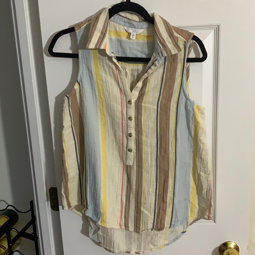 Buttoned Sleeveless